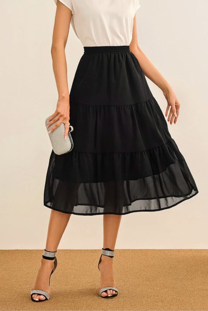 Quais Cores Combinam com Preto - Saia elegante em camadas lisas Quais Cores Combinam com Preto - Saia elegante em camadas lisas