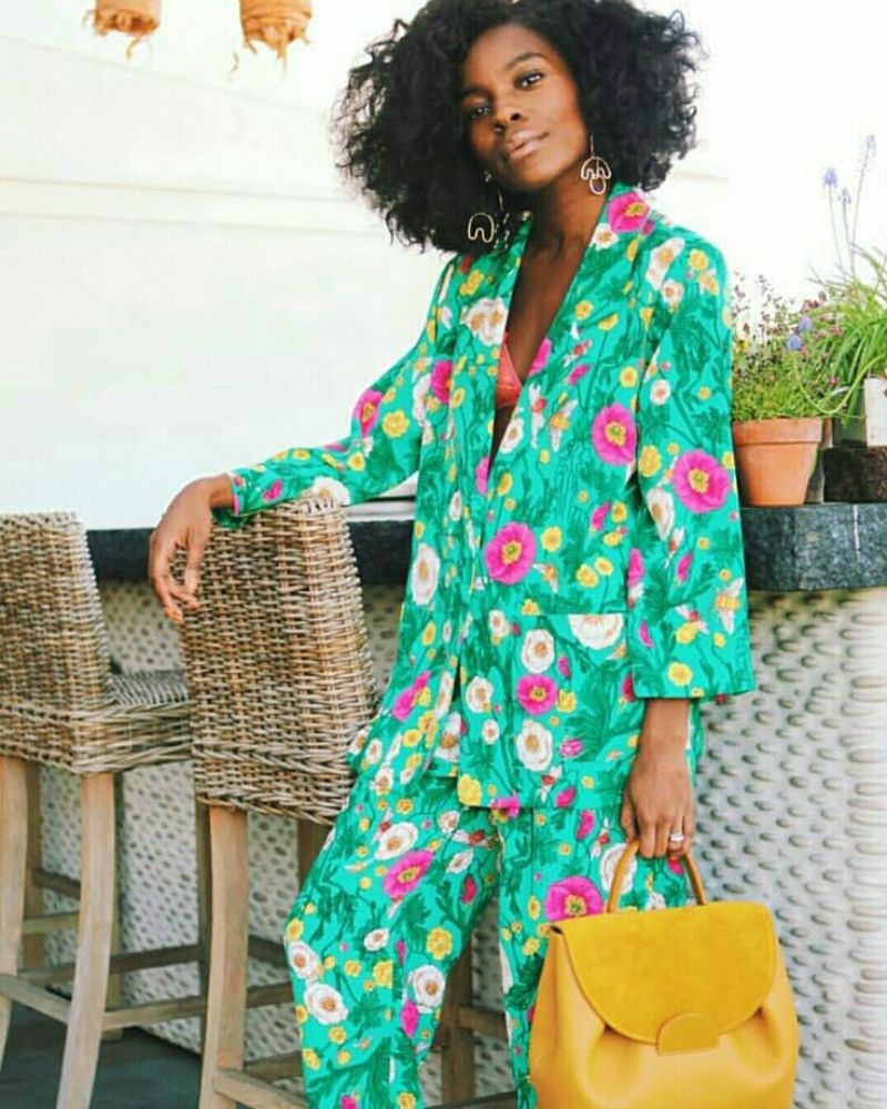 Como usar estampas coloridas com elegância - tamanho da estampa de acordo com seu estilo Como usar estampas coloridas com elegância - tamanho da estampa de acordo com seu estilo