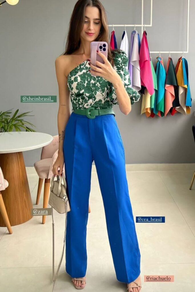 looks com calça azul royal e blusa verde looks com calça azul royal e blusa verde