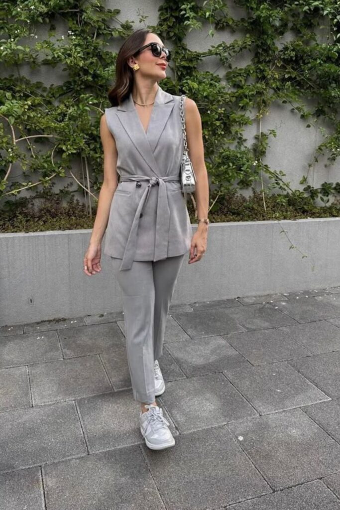 Looks com calça cinza - cinza claro Looks com calça cinza - cinza claro