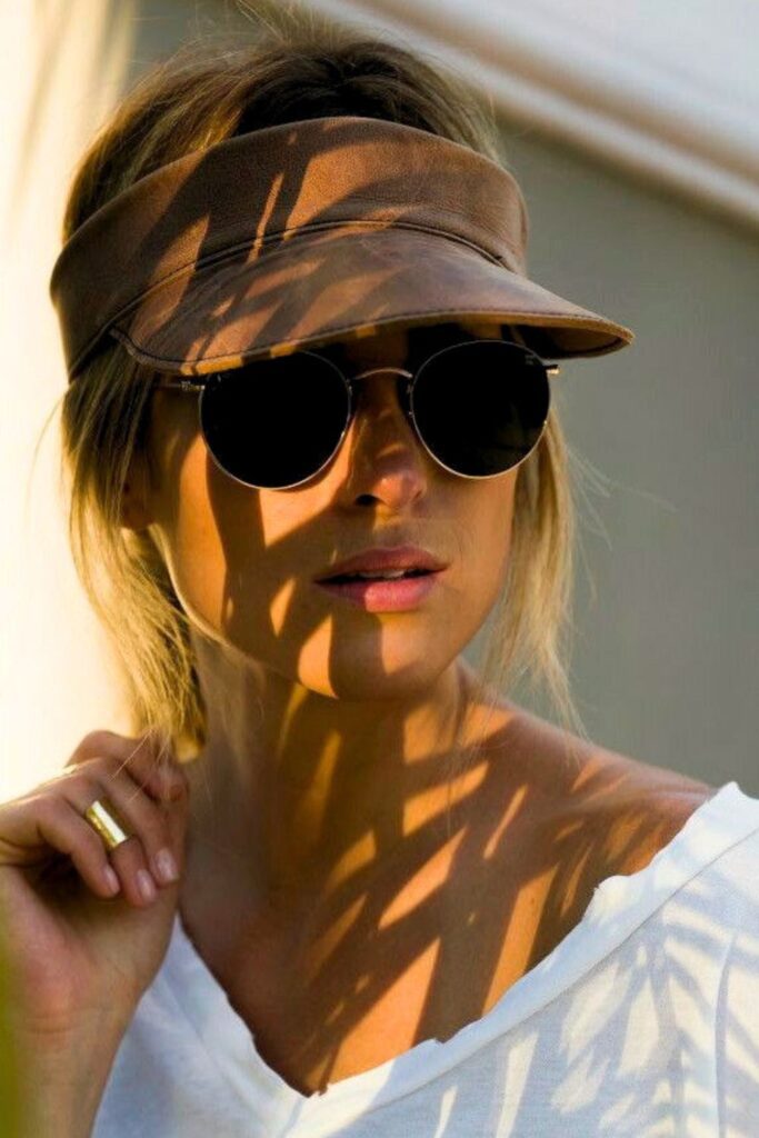 Looks de Praia com Proteção Solar - Bonés e viseiras fashion Looks de Praia com Proteção Solar - Bonés e viseiras fashion