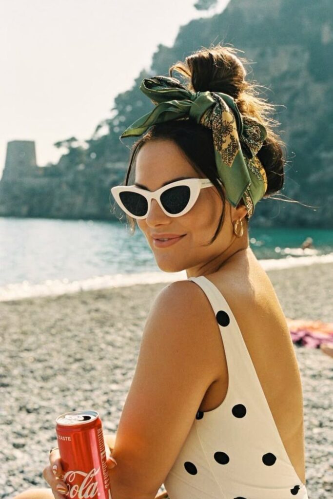 Looks de Praia com Proteção Solar - Lenços e echarpes leves Looks de Praia com Proteção Solar - Lenços e echarpes leves