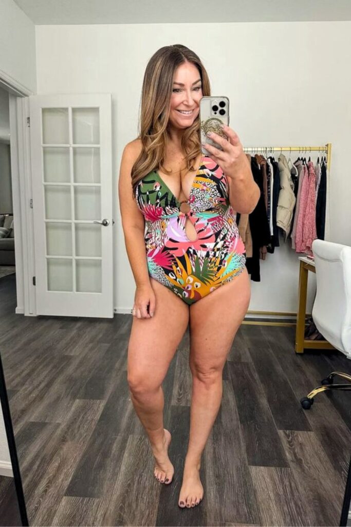 Looks de Praia para Mulheres Acima dos 40 Anos - Maio (2) Looks de Praia para Mulheres Acima dos 40 Anos - Maio (2)